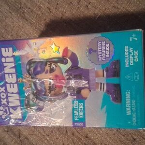 XOX KWEENIE Fearless Kweens Mystery Figurine - New (Box Damaged)